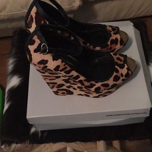 Ladies shoes